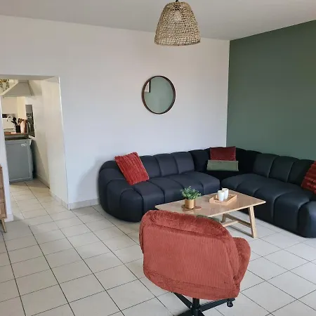 Сasa de vacaciones Nid Des Hirondelles Cozy Terrasse & Parking Proche Du Puy Dufou Saint-Malo-du-Bois